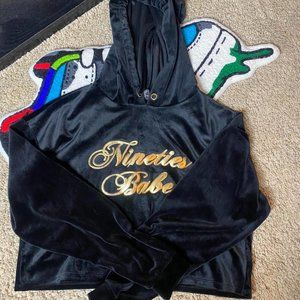 FOREVER 21 "NINETIES BABE" VELVET CROPPED PULLOVER HOODIE
